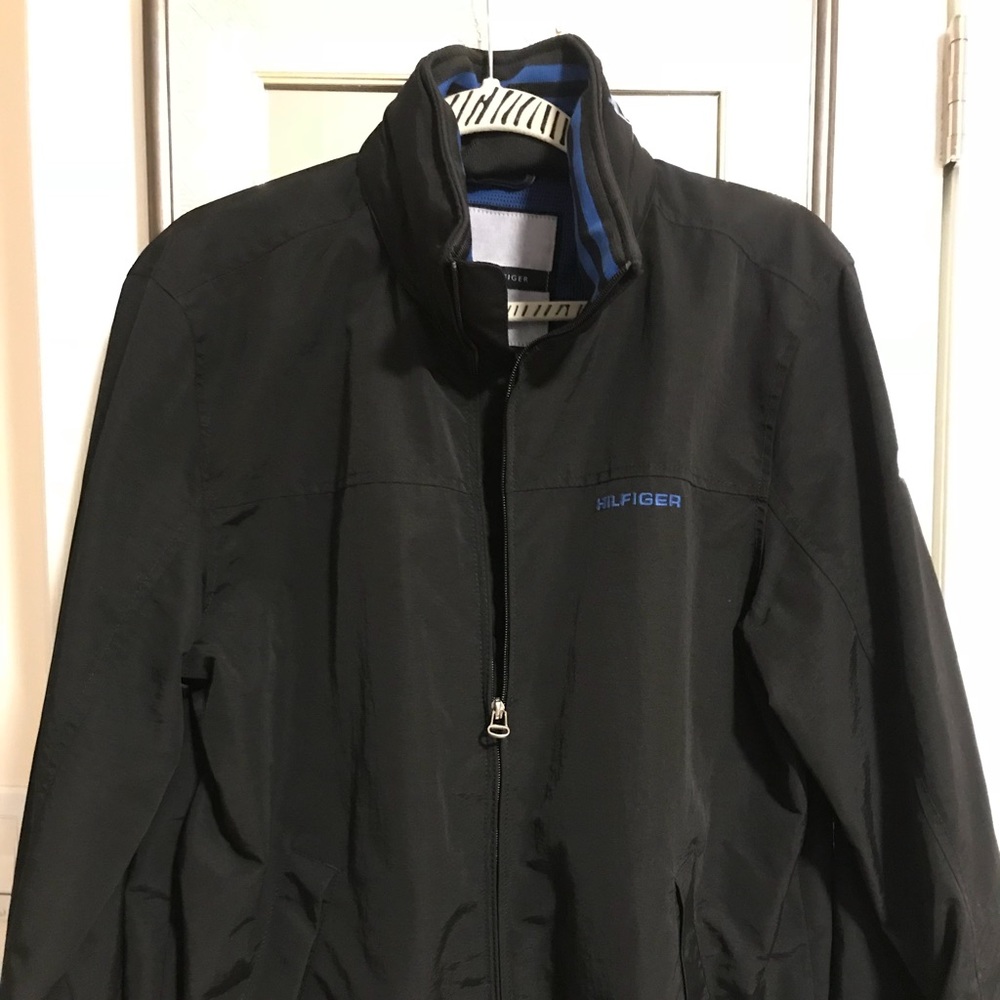 Tommy hilfilger wind breaker (men’s jacket )